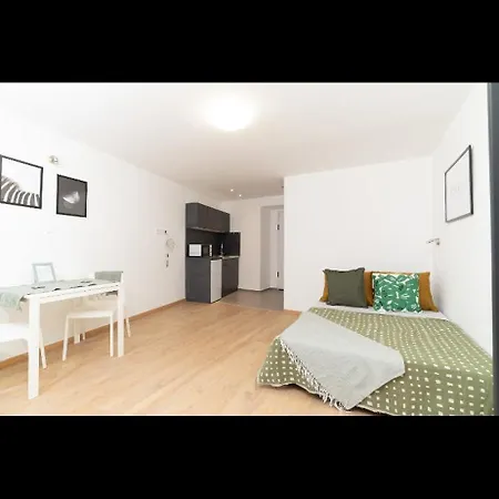 Klauzal Stret New * Budapest